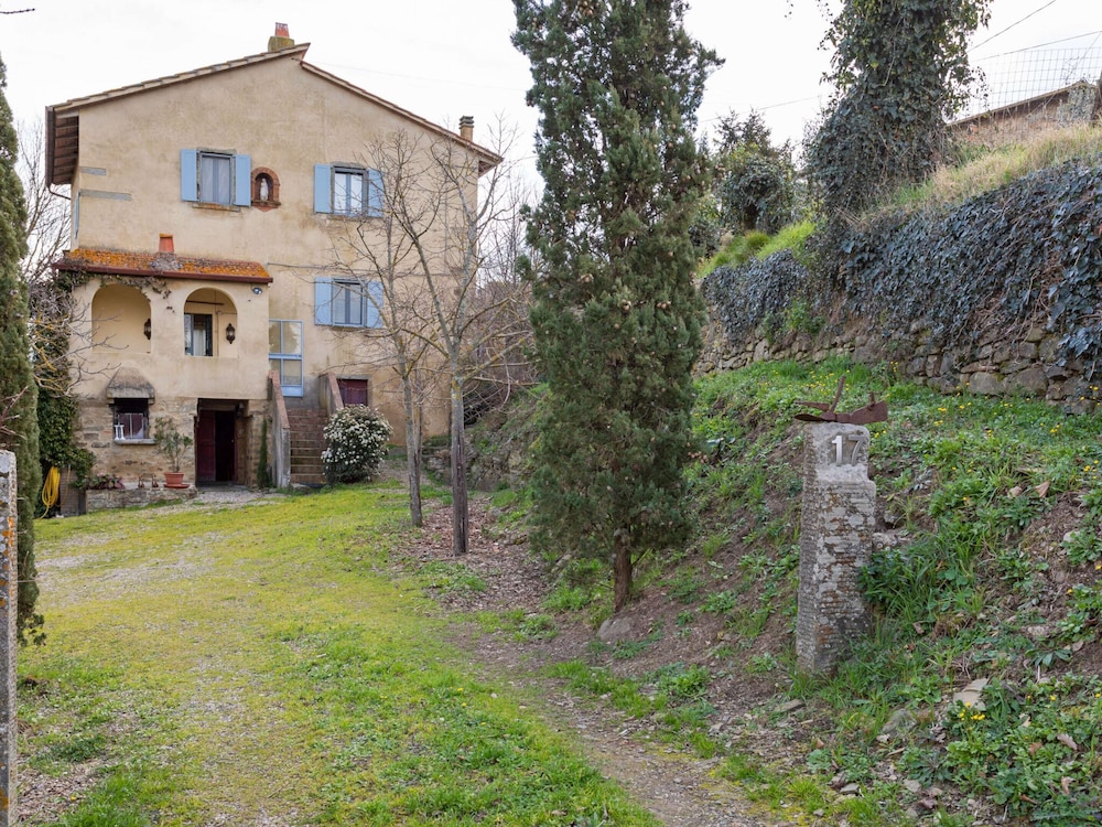 Tuscan Villa in Castiglion Fiorentino w/ Pool view 5