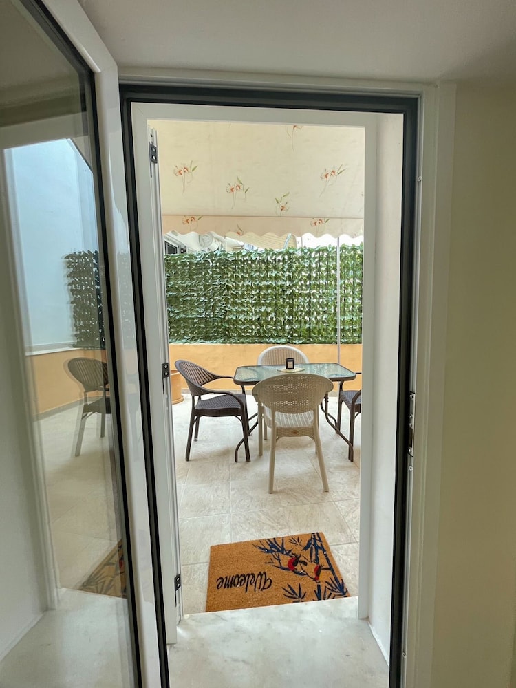 Pistachio Suite - Town Centre
