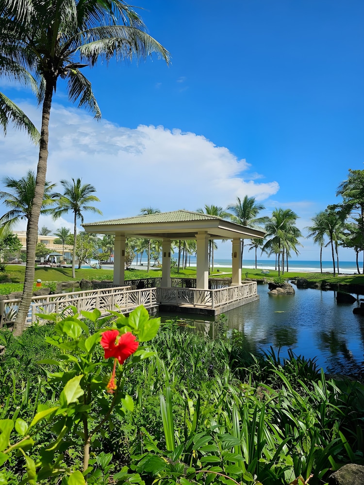 Olalani Resort and Condotel