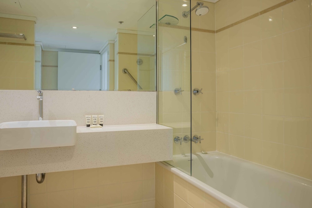 Central Located 1-bed With Gym, Sauna and Pool