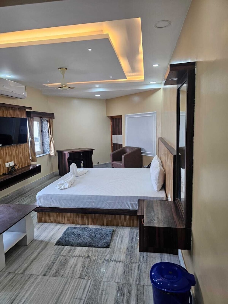 Jowar Hoter & Resort