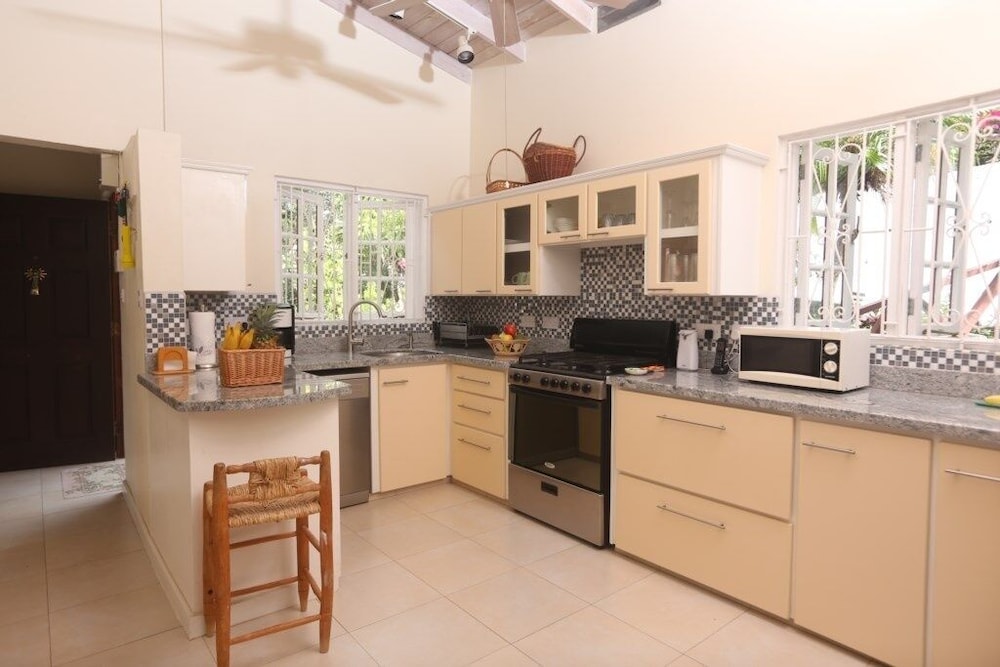 Bella Vista 2 Home by RedAwning view 4
