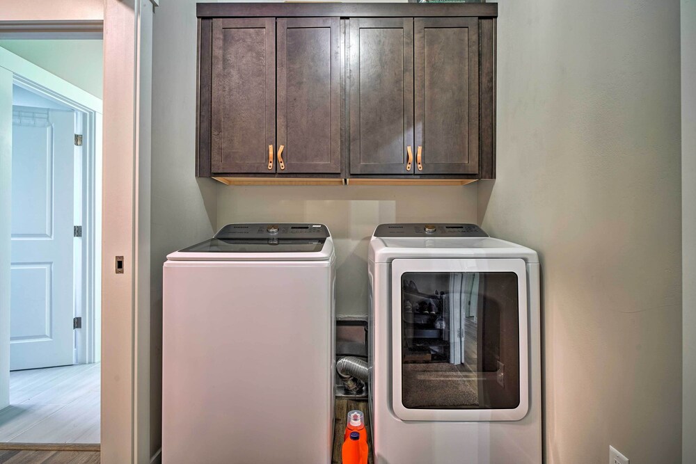 Medford Vacations - Modern Medford Escape 3 Mi to Downtown! - Property Image 7