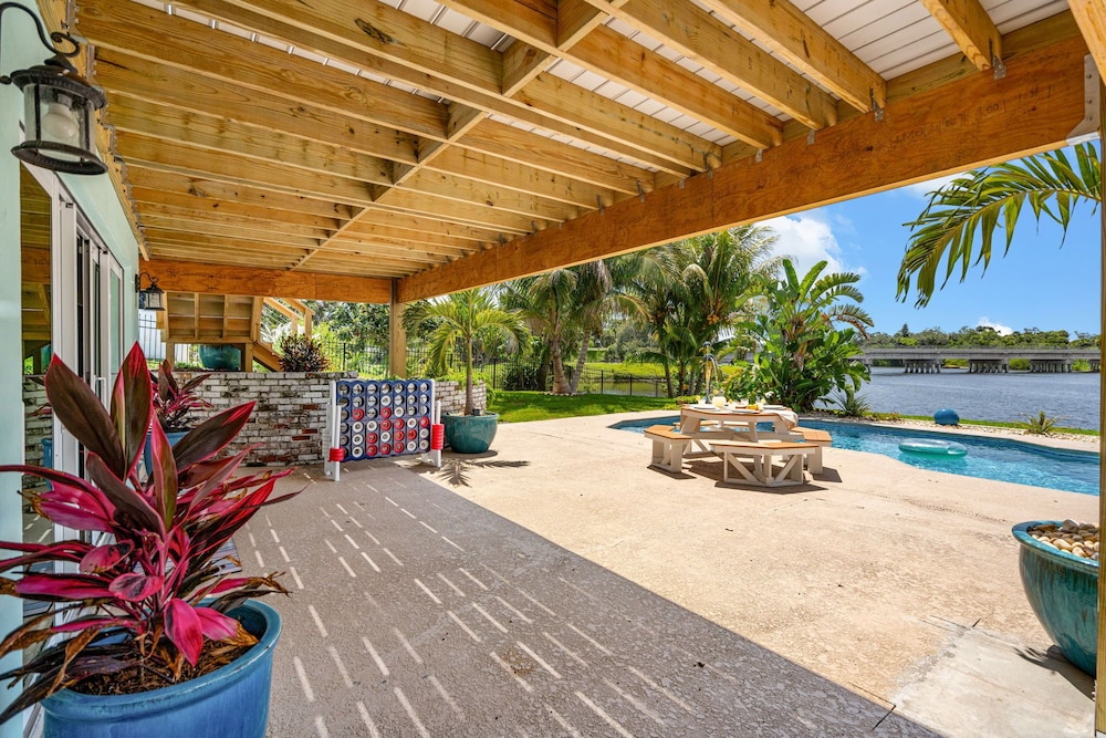 Mango Shores