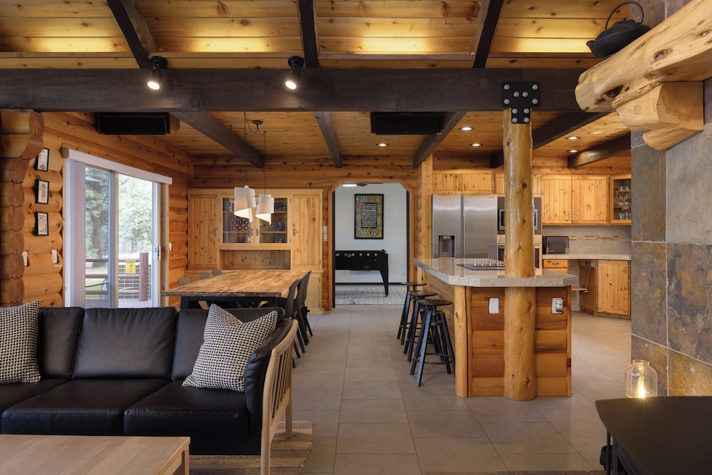 High-end Cabin 3BR 30min to Hoodoo Ski