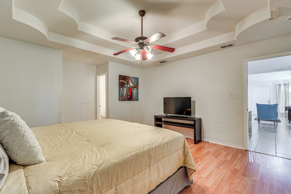 4 Mi to Dtwn Brownsville: Family Home w/ Yard!