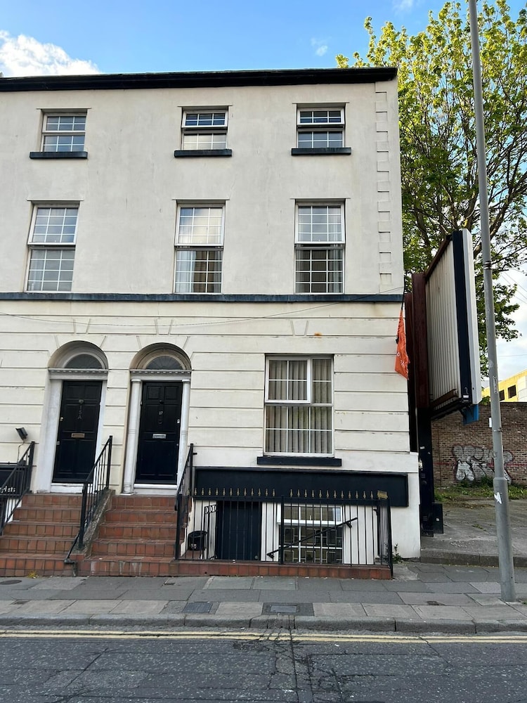 Hotel Cozy Place - Image 1