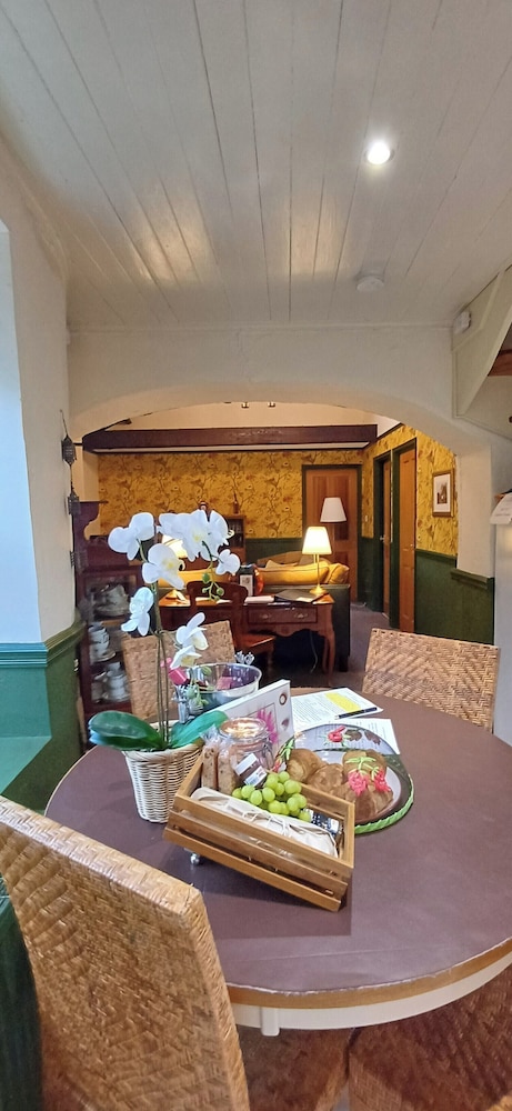 Riverside Cottage at Logwood Mill