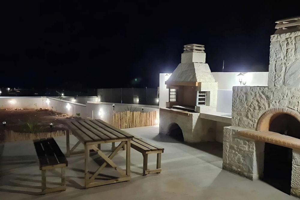 Zoi's SeaView House