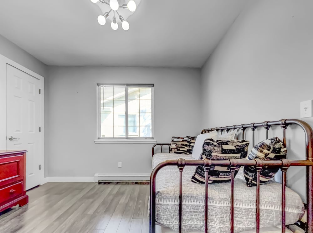 Paradise Hills Oasis 4 Bedroom Home
