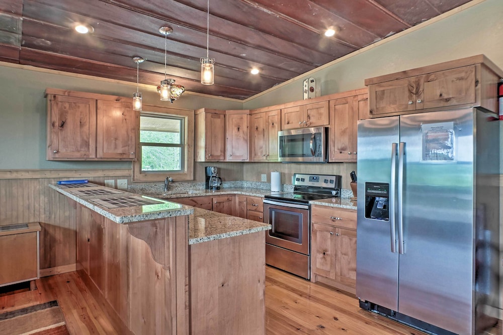 Guntersville Cabin w/ Lake Views! view 2