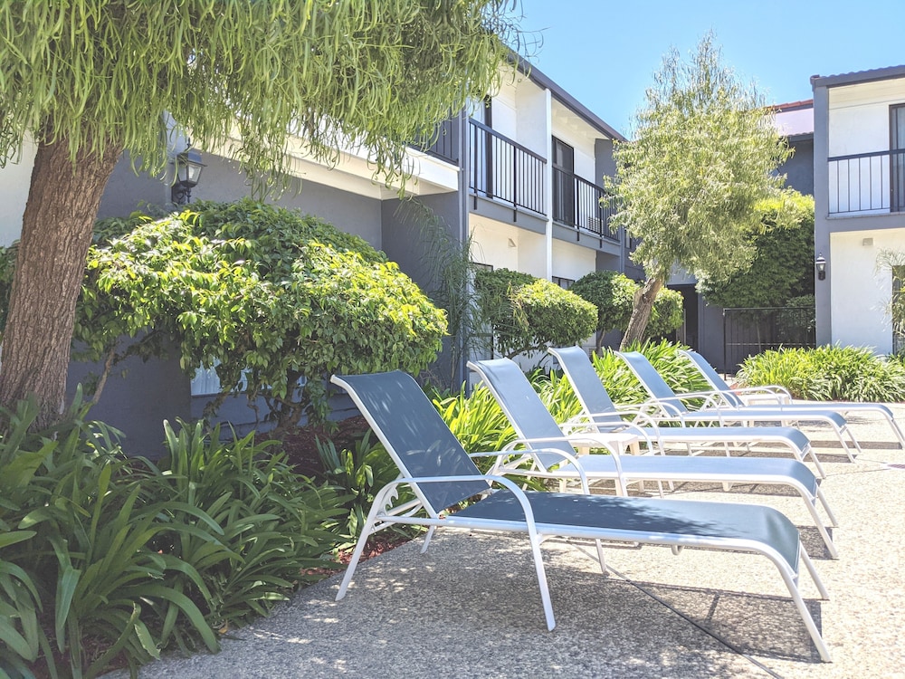 Morgan Hill Vacations - Quality Inn Suites South San Jose / Morgan Hill - Property Image 2