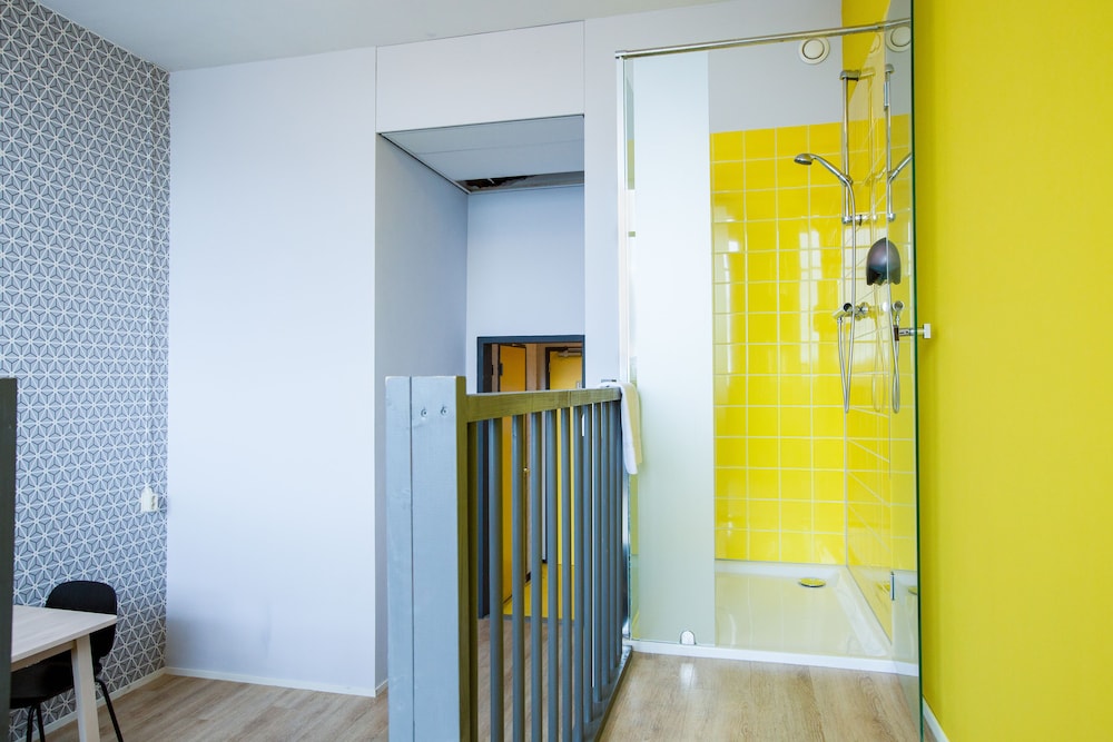 WOW Hostel Amsterdam