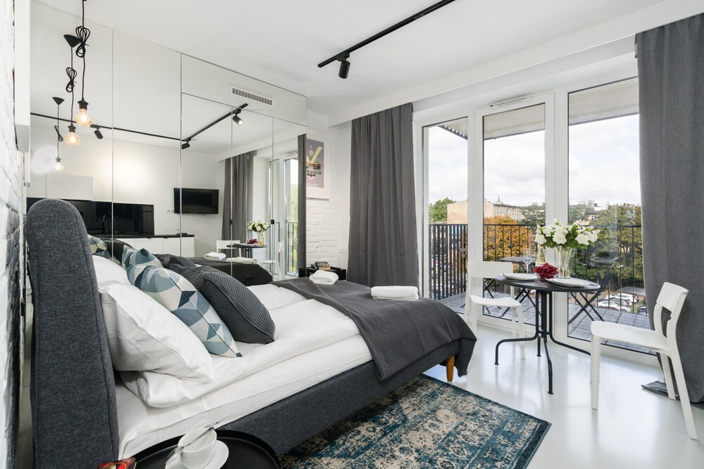 Studio Bukowska Poznan by Renters view 5