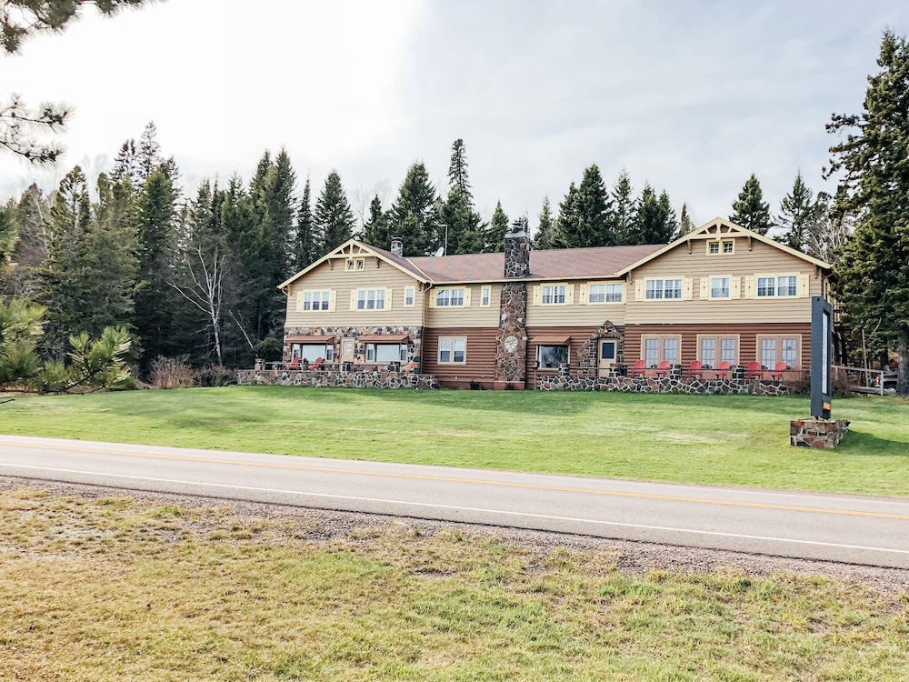 Cascade Lodge