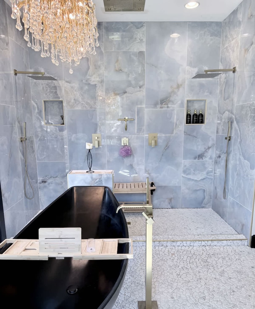 Southern Charm Estate Min From Shopping Beaches
