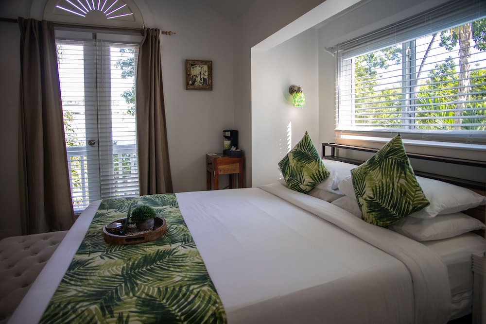 Andrews Inn & Garden Cottages