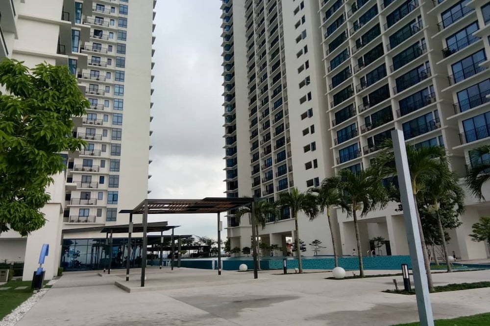 Trefoil @ Setia City Condotel