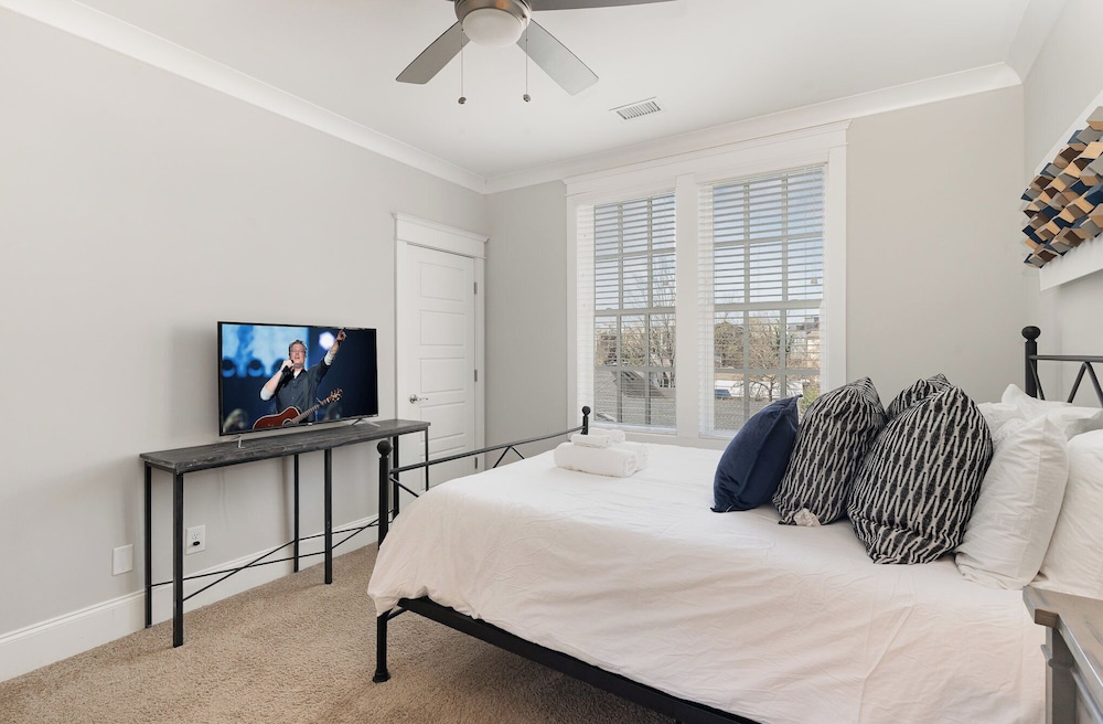 Belwood Manor-across From Parthenon-5 Min Broadway