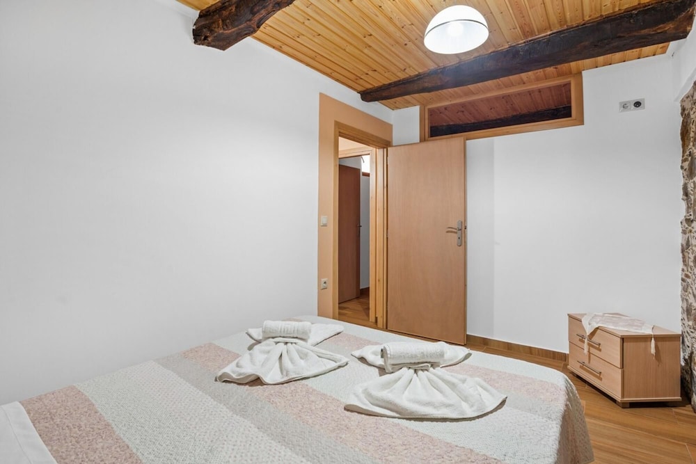Maria s House With View in Kambos photo 3