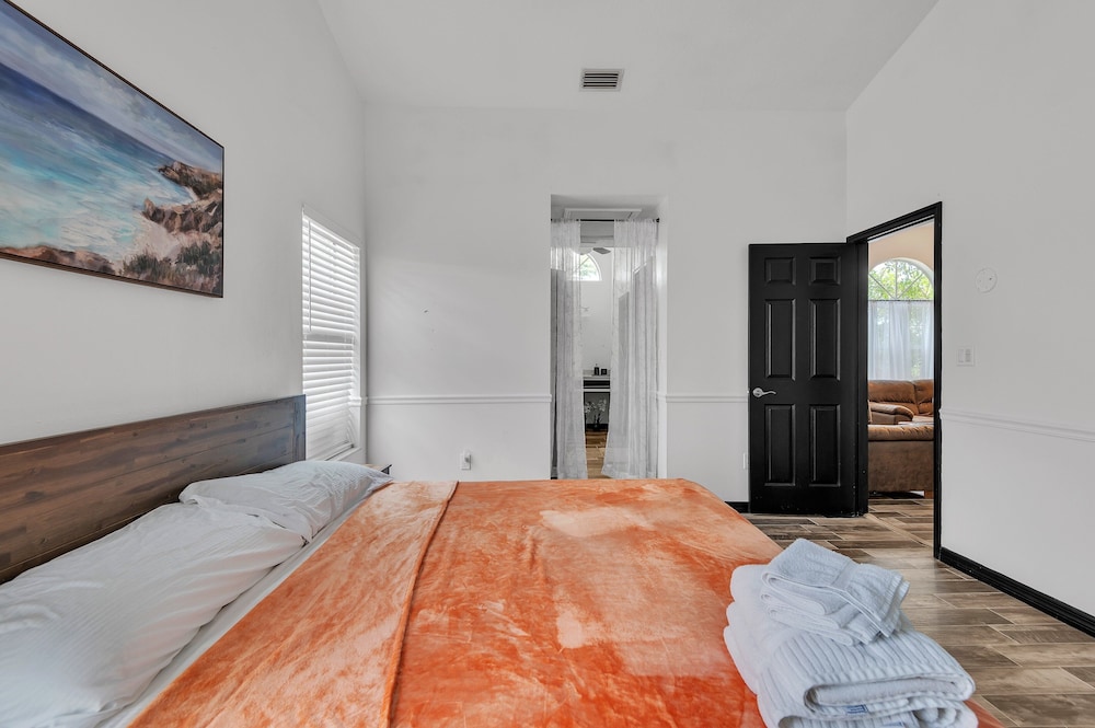 Relaxing Family Retreat In The Heart Of Sebastian 3 Bedroom Home