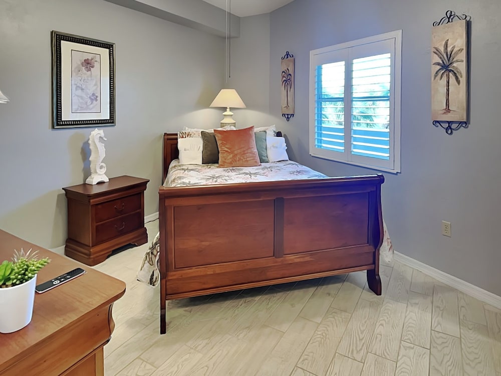 Surfview 2207 by Distinctive Beach Rentals