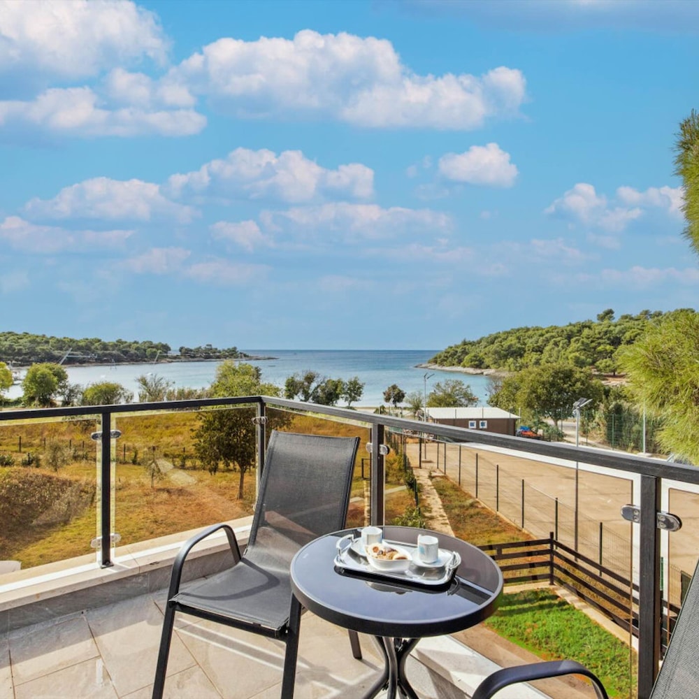 Villa Palma - Seaside Luxury Villa for 6 Person