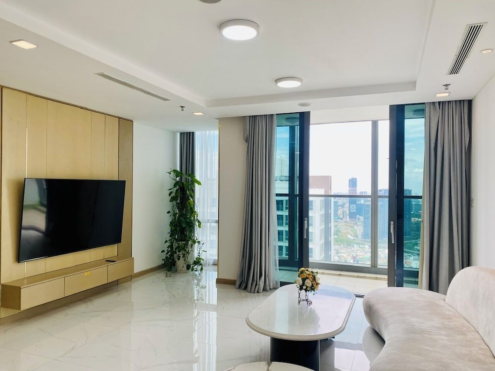 Serenity Serviced Apartments-Landmark 81
