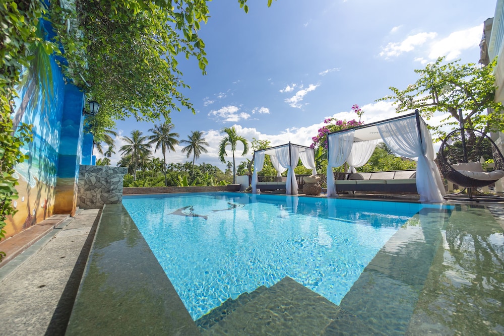 VIP Garden Villa and Pool