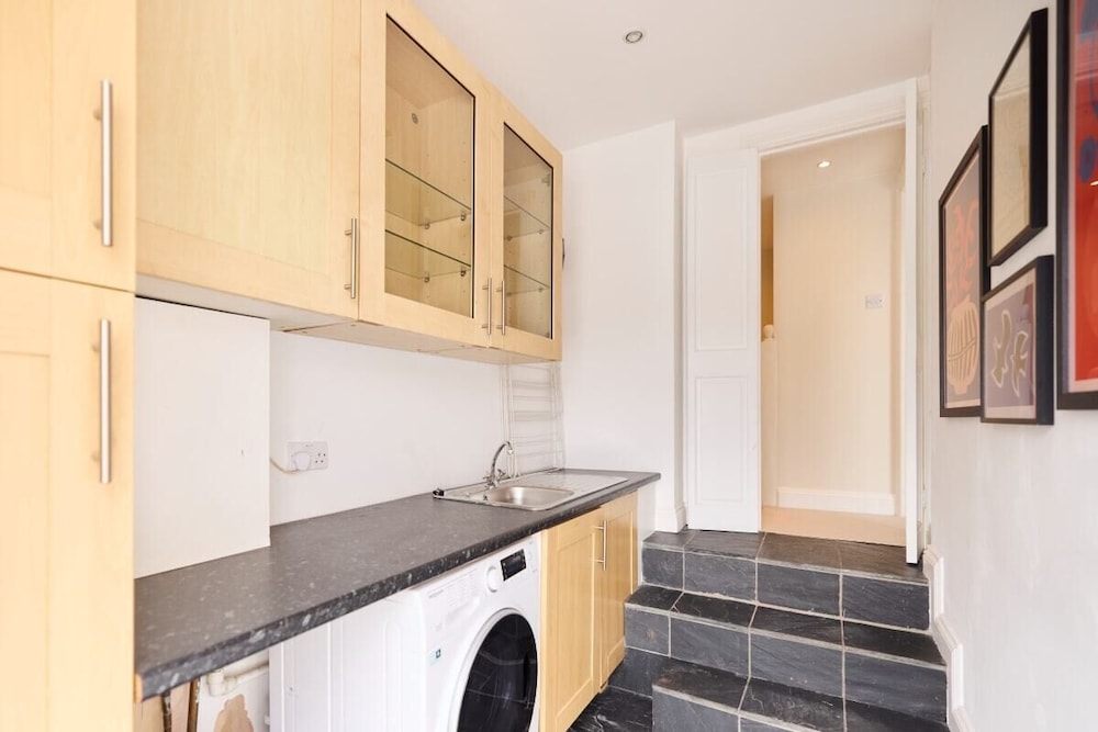 The Fulham Arms - Elegant 3bdr Flat With Terrace