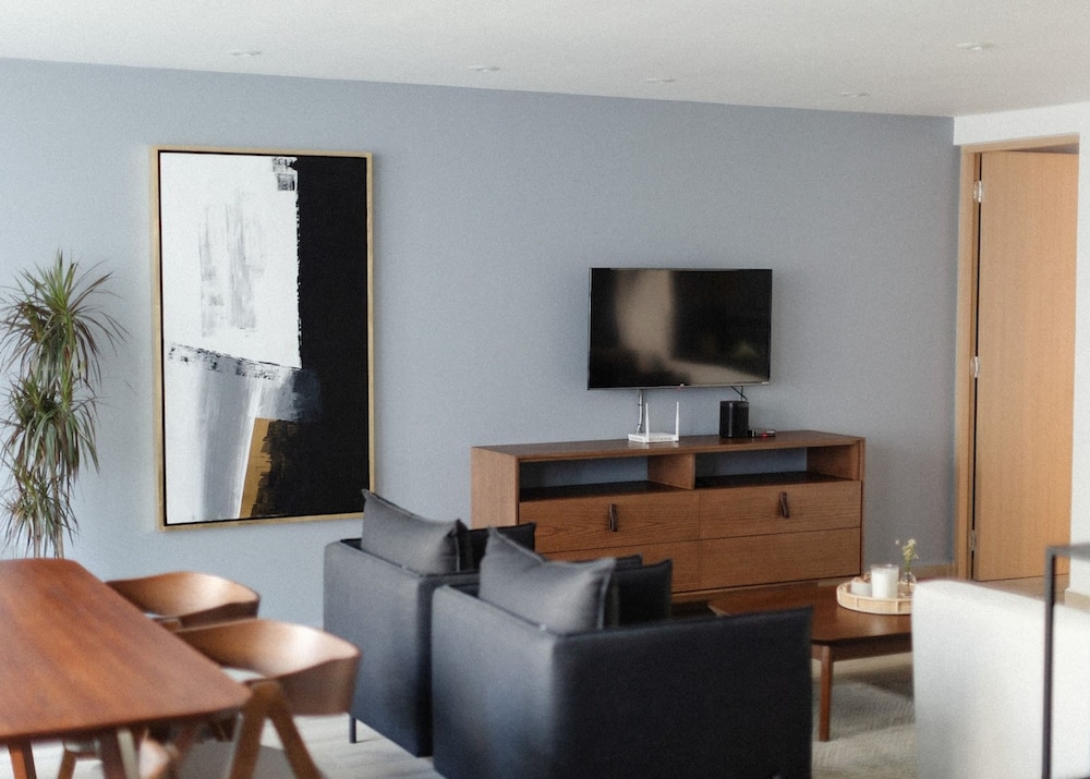Elbe Views Exc - Modern 2 BDR With Balcony in Mexico City