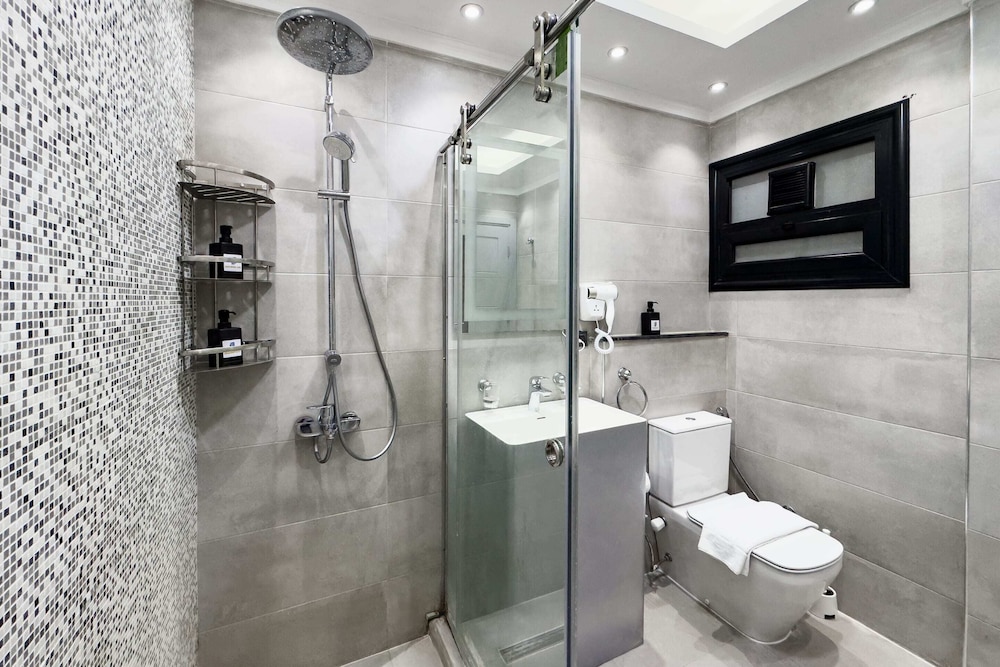 Xuru Stays I The Bold & Bright 3bdr Apt. 15 Min To Airport