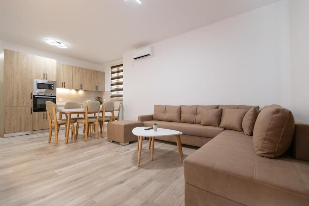 Zani's Villa
