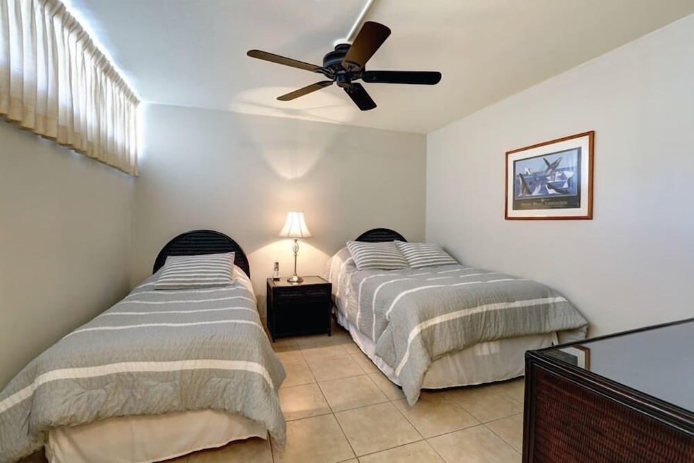 Kamaole Nalu, #303 2 Bedroom Condo by RedAwning view 2