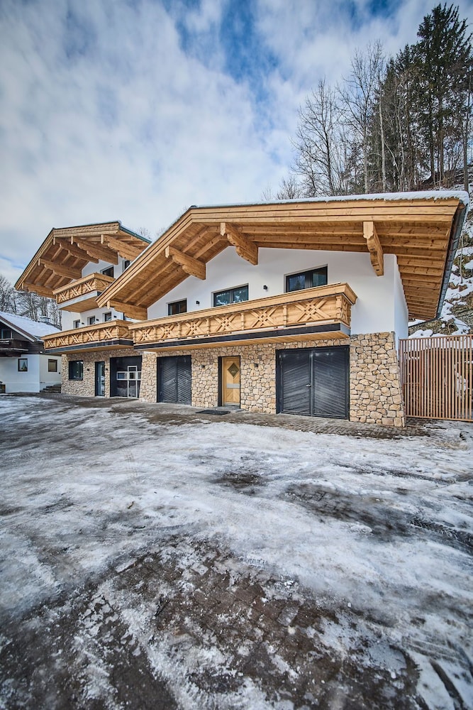 MiLa Apartments