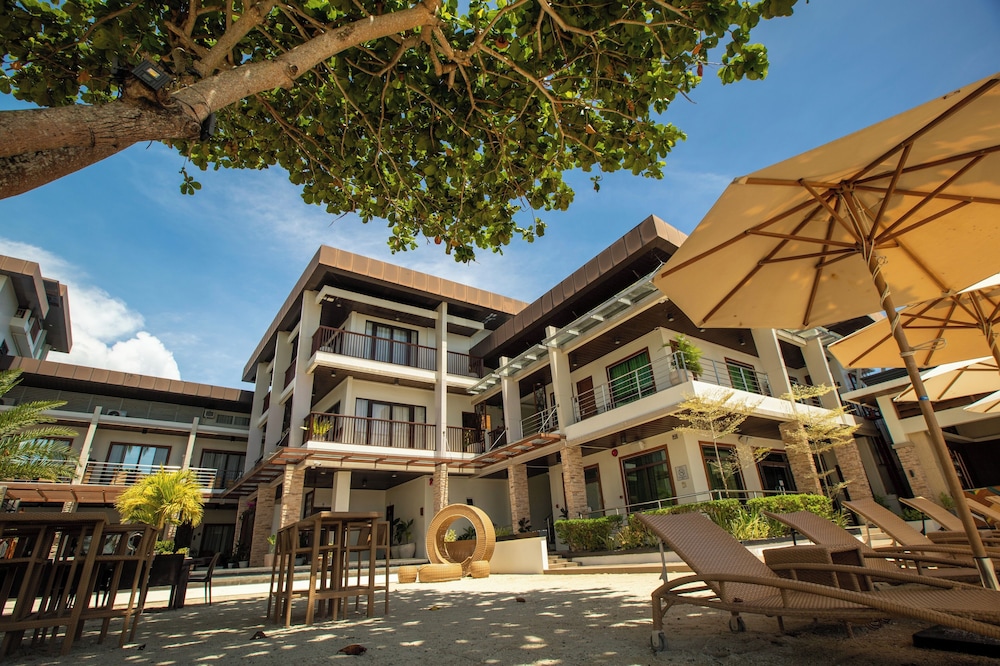 Alima ARQ Beach Resort