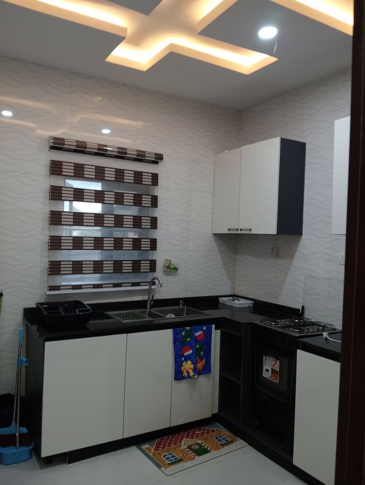 Pinefield Courts Apartmentl