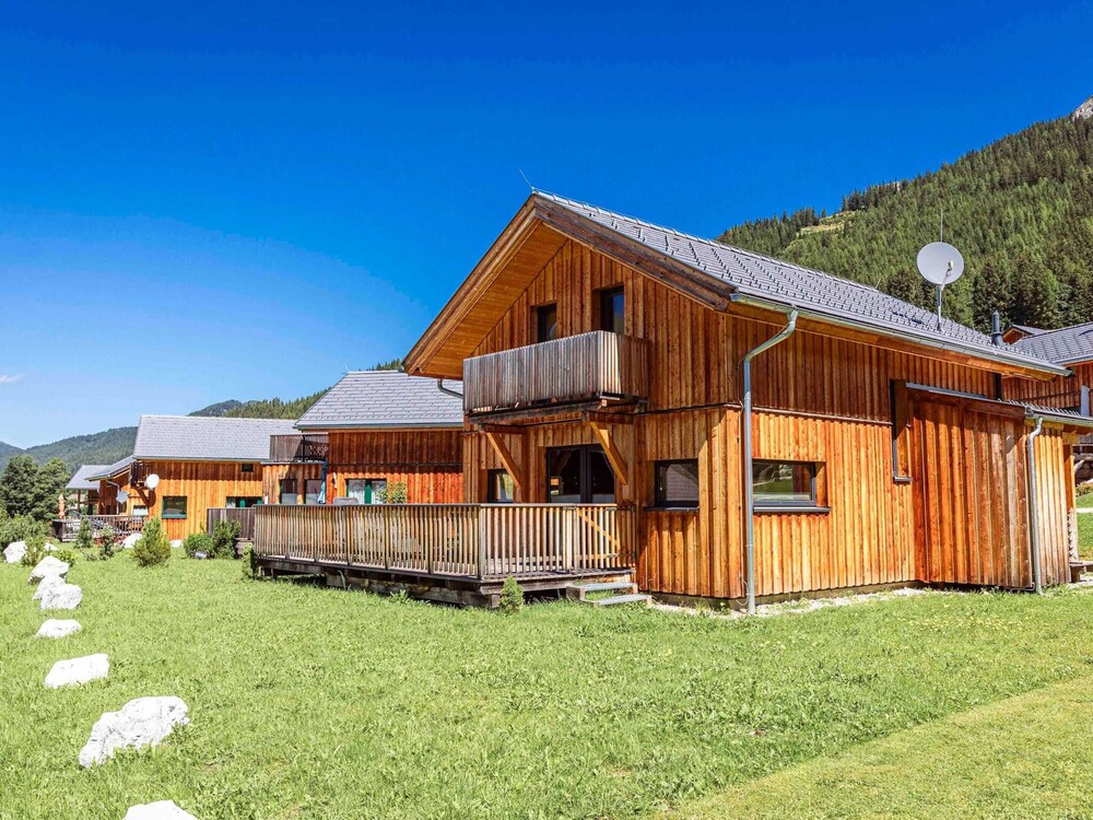 Amazing Chalet With Outdoor Whirlpool