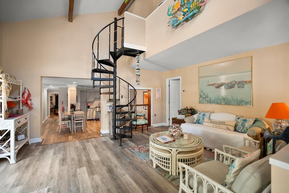 Distinctive Island Living - 835 Bonito Rd, Fripp Island