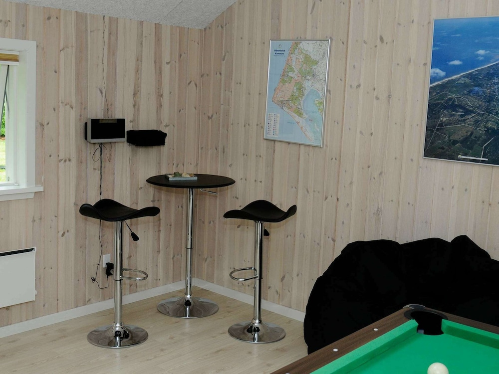 8 Person Holiday Home in Blavand view 4
