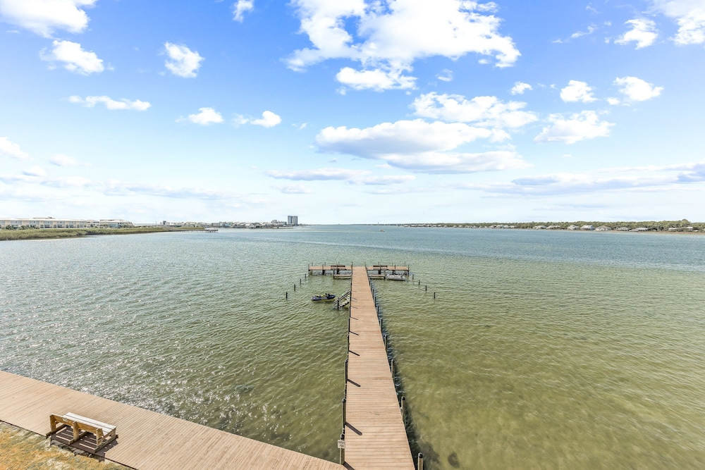 Compass Point 303
