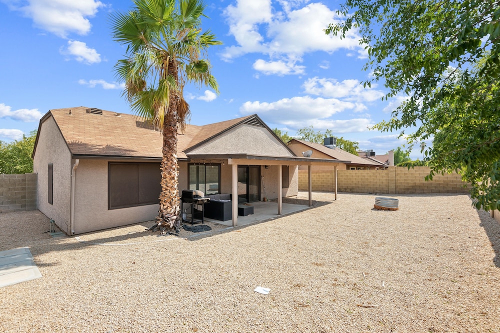Beautifully Renovated Glendale Retreat 3 Bedroom Home by RedAwning