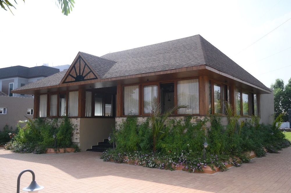 SHETTAR'S KUSUM RESORT