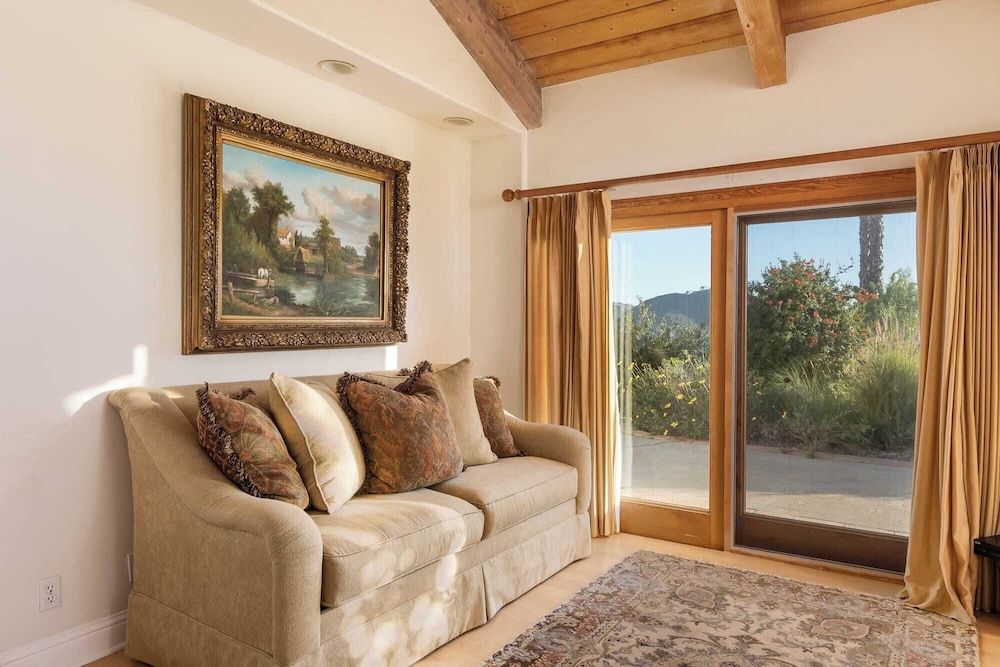 Resort-style Estate w/ Pool, Game Room & Tennis Court Near Wineries The Tennis Ranch by Avantstay