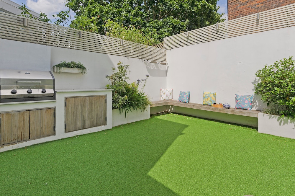 outdoor bbq area