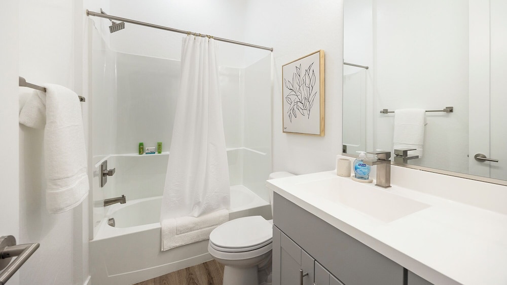 Landing Apartments Phoenix - Maryvale Village