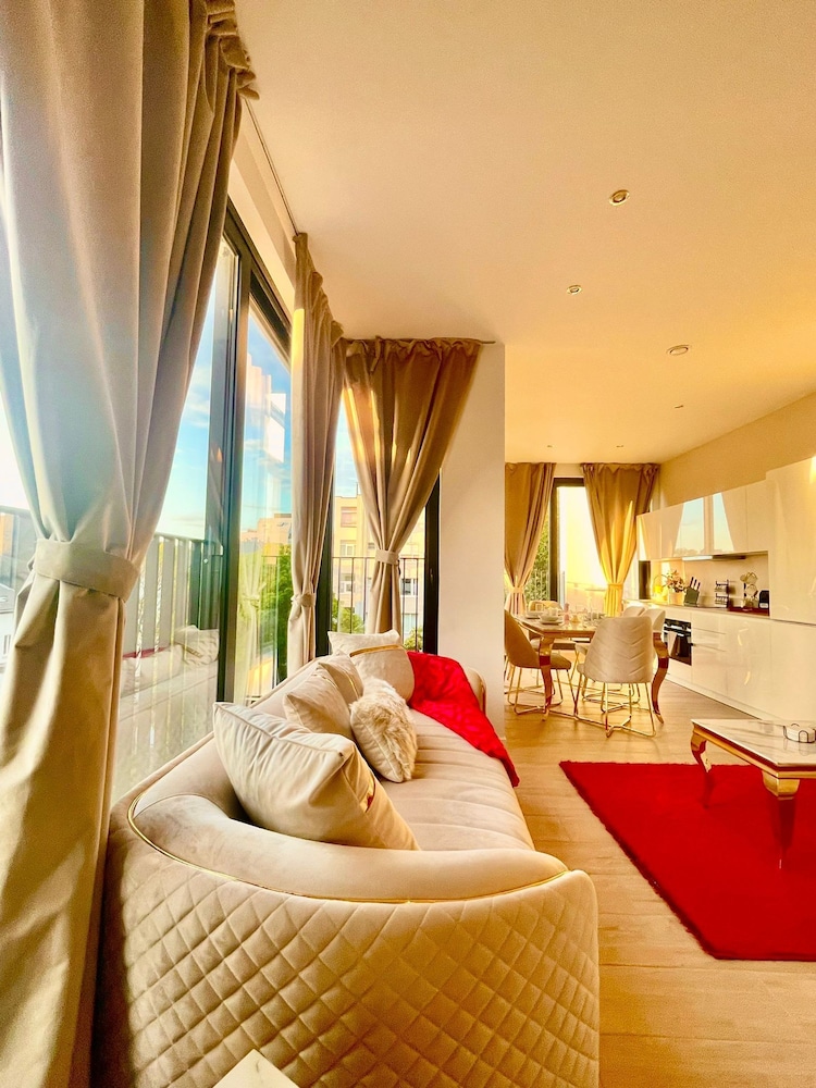 One Lux Stay Near Antwerp Central - 2 Bedroom 1 5 Bathroom