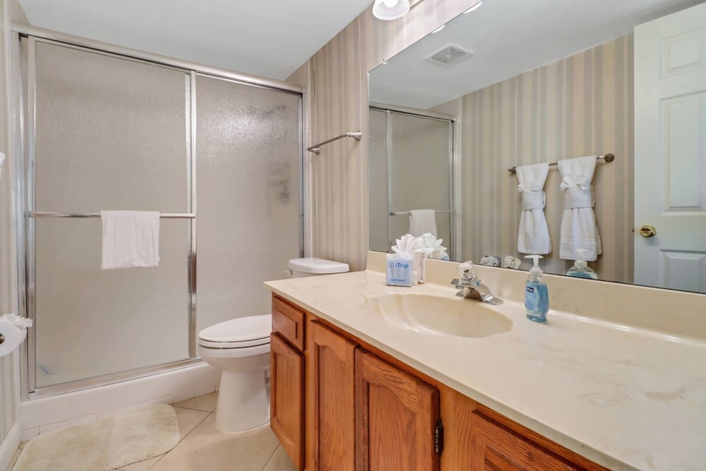 21420 Bay Village Dr 218