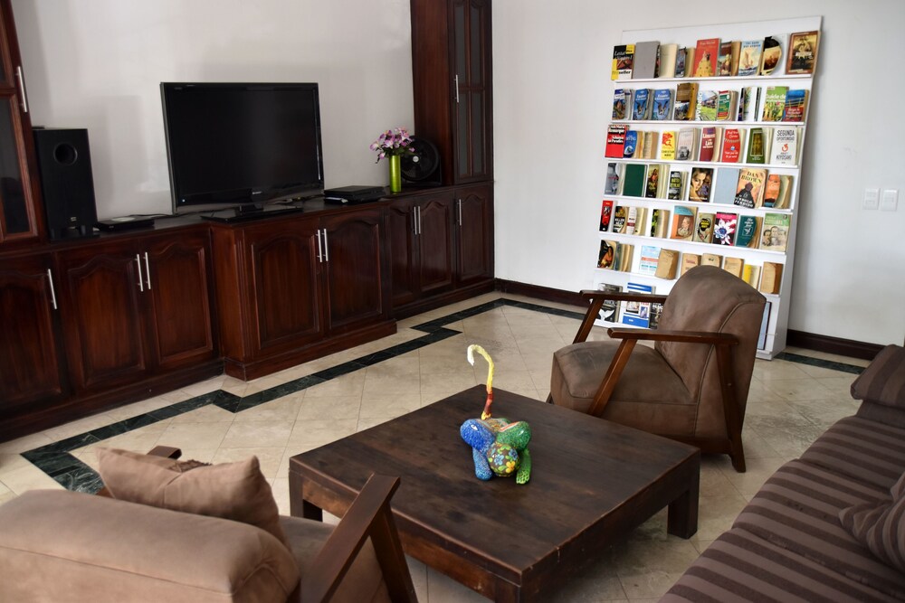 Casa Blanca Hostel