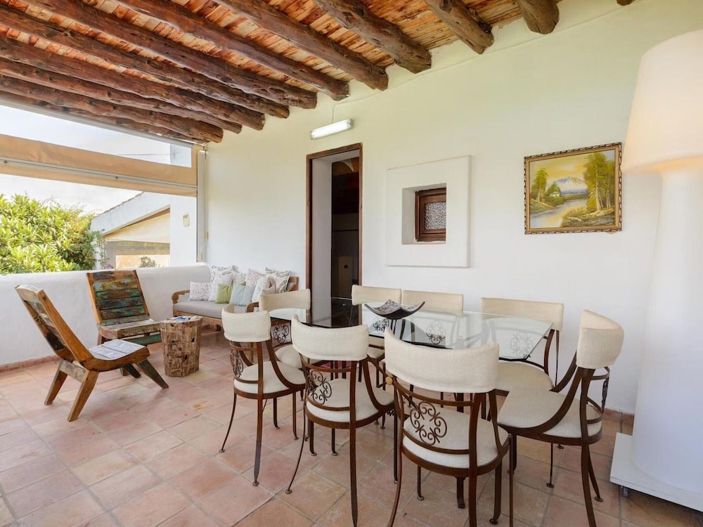 Inviting Villa With Beautiful Outdoor Area